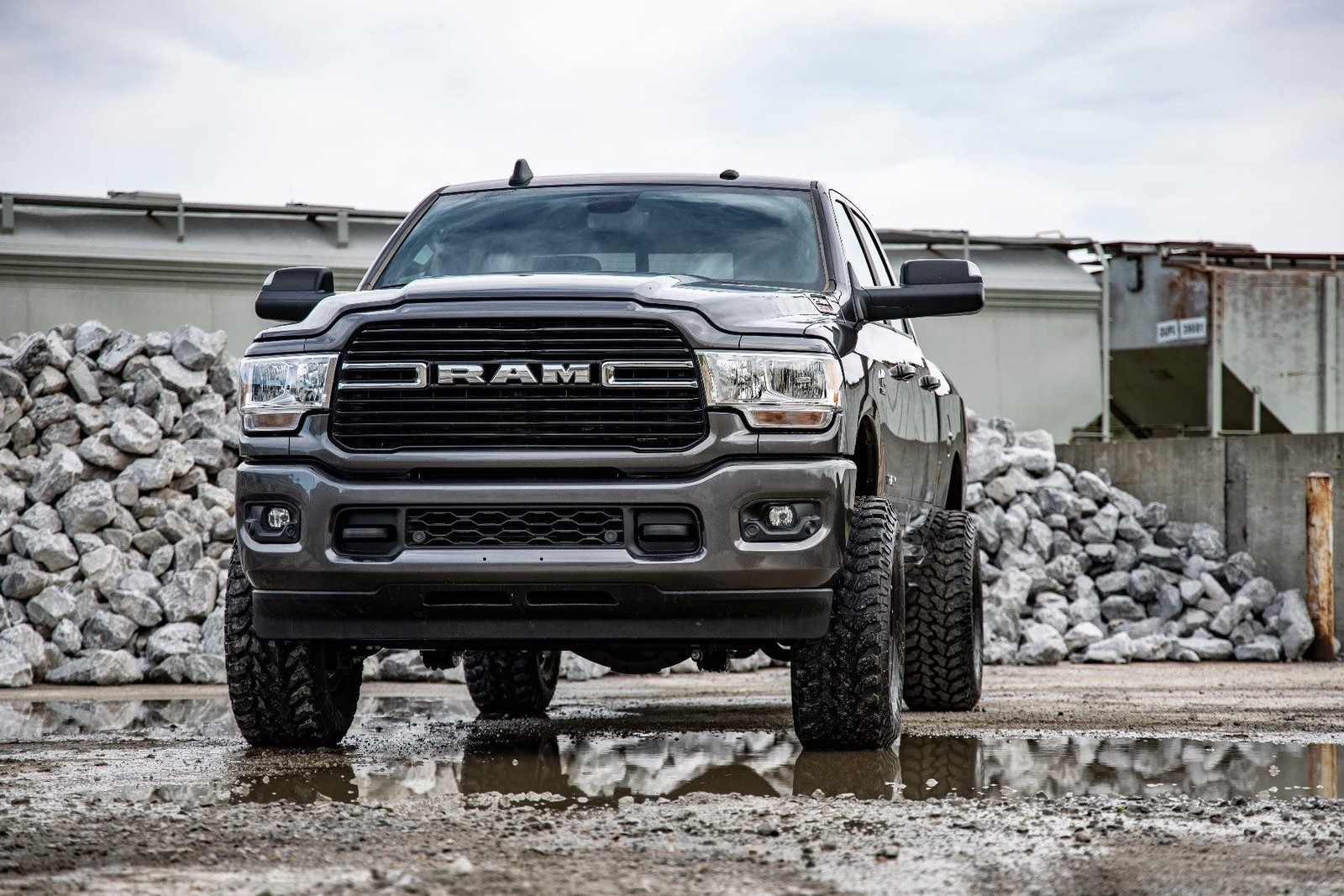 Rough Country 2.5″ Leveling Kit for 14-24 Ram 2500 | | N3 Shocks, Black