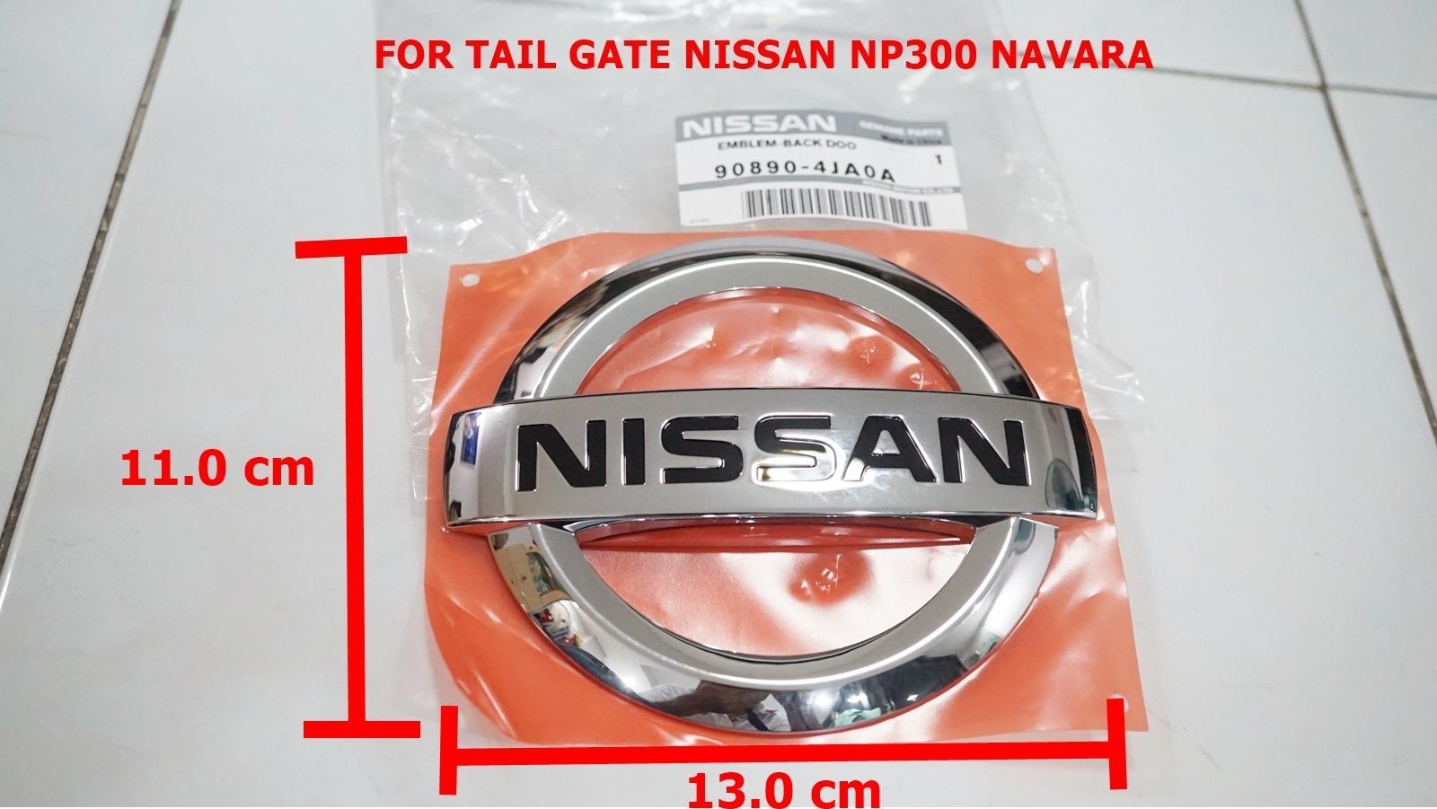 NAVARA NP300 D23 TAIL GATE CHROME LOGO EMBLEM GENUINE
