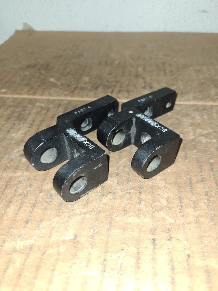 (2) Unknown Machined Parts 0T2500-230