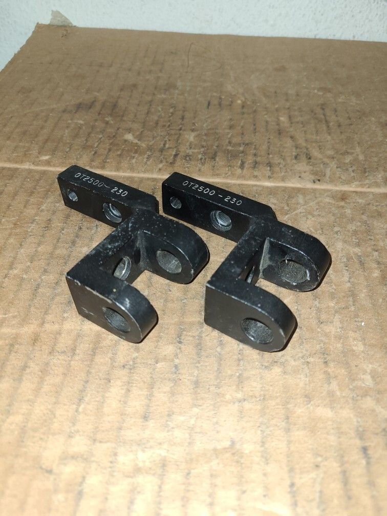 (2) Unknown Machined Parts 0T2500-230